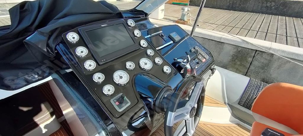 TECNORIB PIRELLI PZERO 1400 CABIN (2017)