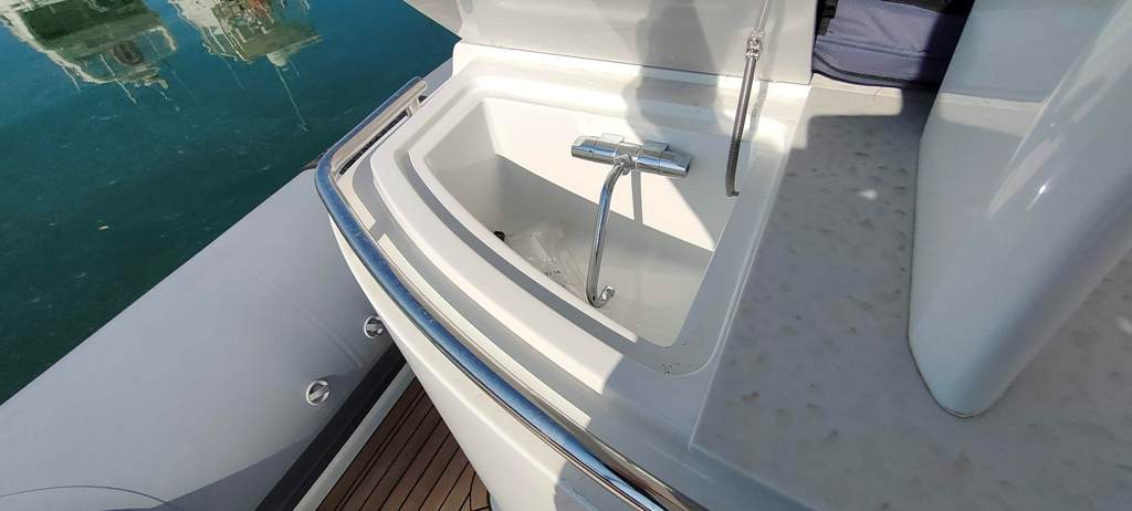 TECNORIB PIRELLI PZERO 1400 CABIN (2017)