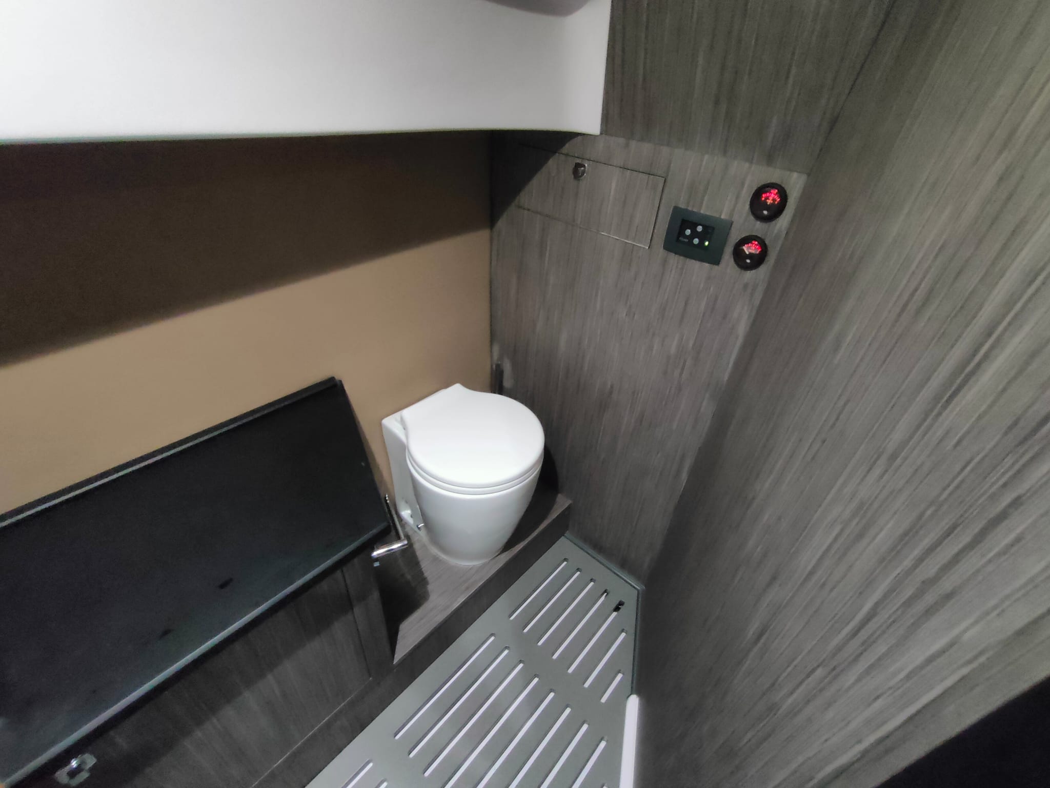 RANIERI INTERNATIONAL NEXT 330 LX (2022)